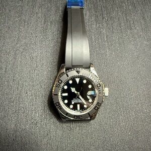 Black and Silver Dive Watch